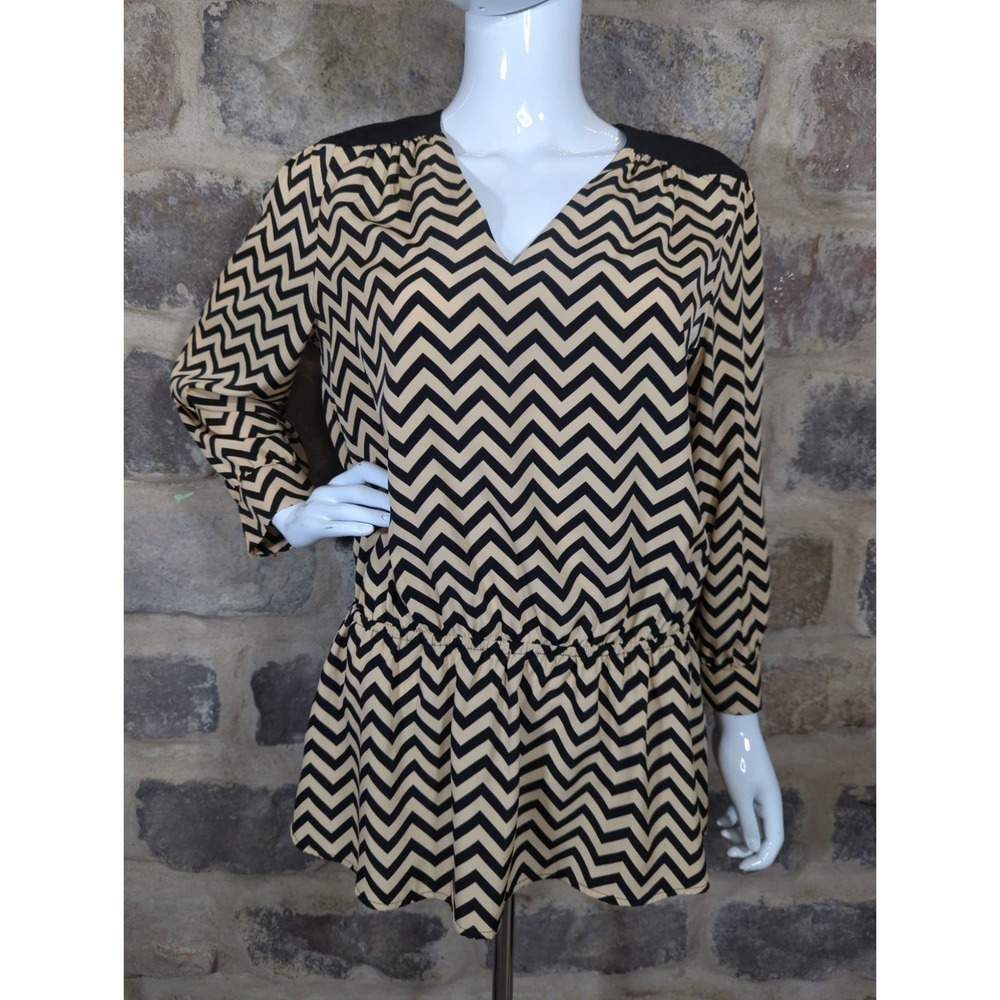 Bellatrix Blouse Black Tan Chevron Peplum V-Neck 3/4 Sleeve Woman's Size Medium